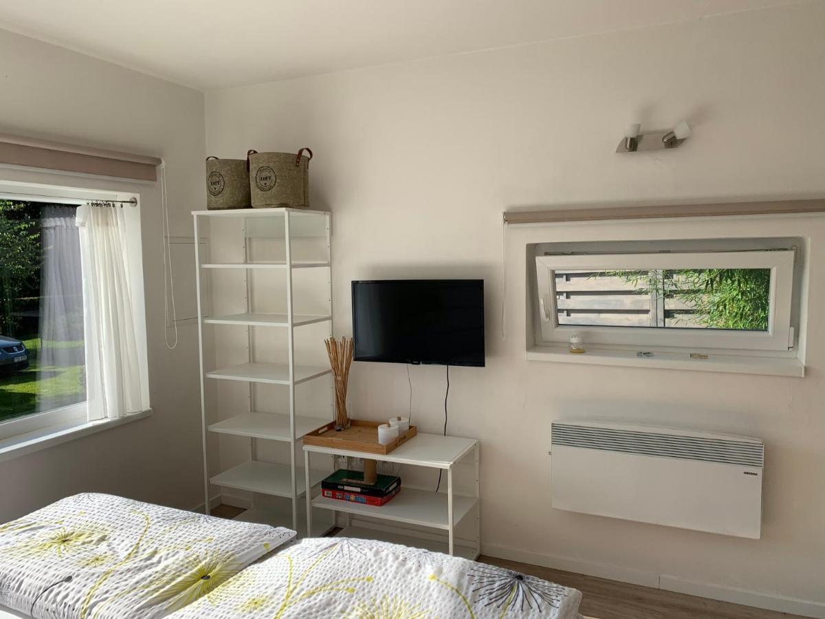 Studiovy Apartman V Zahrade Полице-над-Метуйи Экстерьер фото